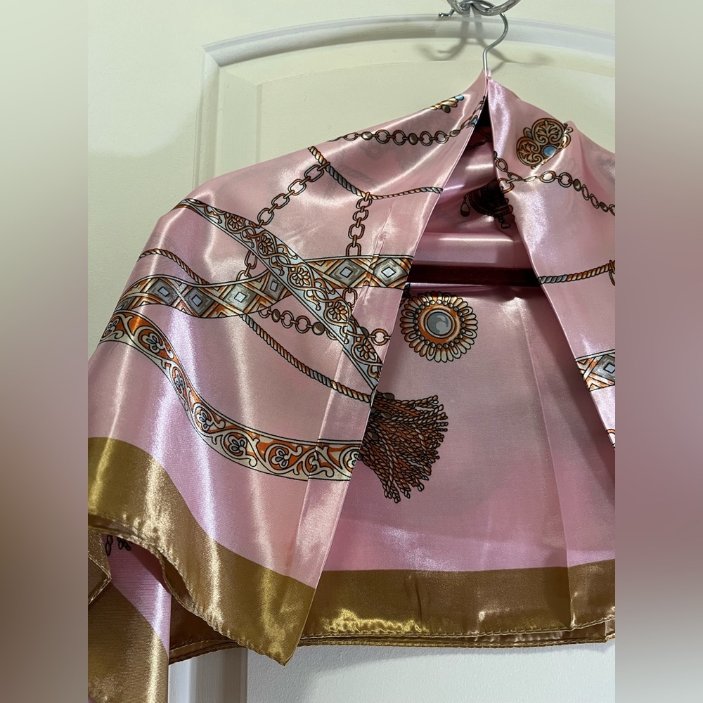 NWOT Elegant Pink and Gold Silk Scarf 34 x 35 inches - Picture 2 of 3